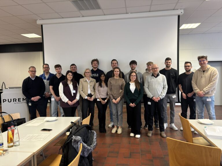 Teambild - HR-Kooperationsprojekt erfolgreich beendet (Hochschule Kaiserslautern und Purem by Eberspächer)